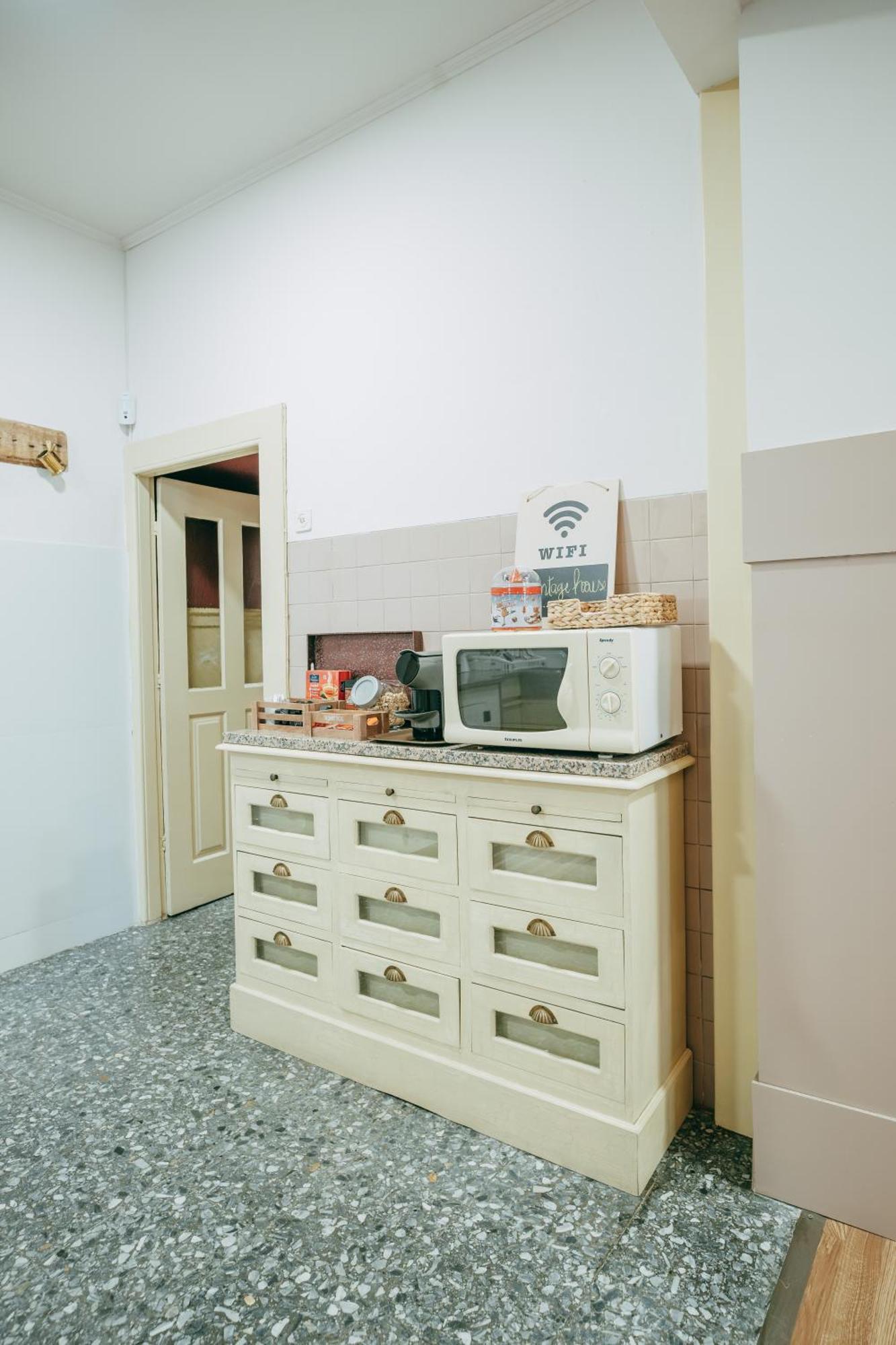 מטוסיניוס Vintage Beach House מראה חיצוני תמונה